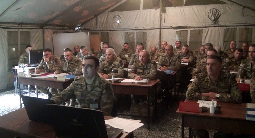 Quru Qoşunlarının birləşmələri ilə komanda-qərargah təlimləri keçirilir<font color=red> - FOTOLAR</font>