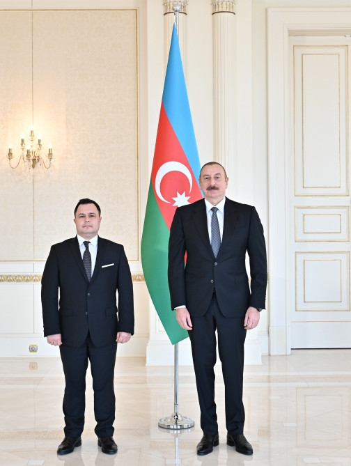 Prezident İlham Əliyev Moldovanın Azərbaycanda yeni təyin olunan səfirinin etimadnaməsini qəbul edib<font color='red'> - YENİLƏNİB</font><font color=red> - FOTOLAR</font>