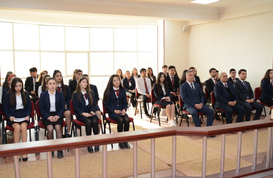 Gələcəyin hüquqşünasları "məhkəmə simulyasiyası” keçirib<font color=red> - FOTOLAR</font>
