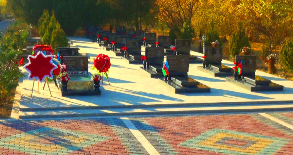 Sədərək Şəhidlər xiyabanında təmir-bərpa işləri yekunlaşıb<font color=red> - FOTOLAR</font>