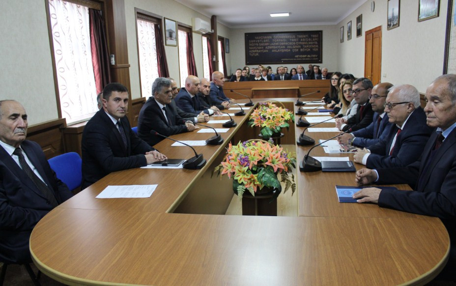 Akademiyada “Şuşa ili” ilə bağlı konfrans keçirilib<font color=red> - FOTOLAR</font>