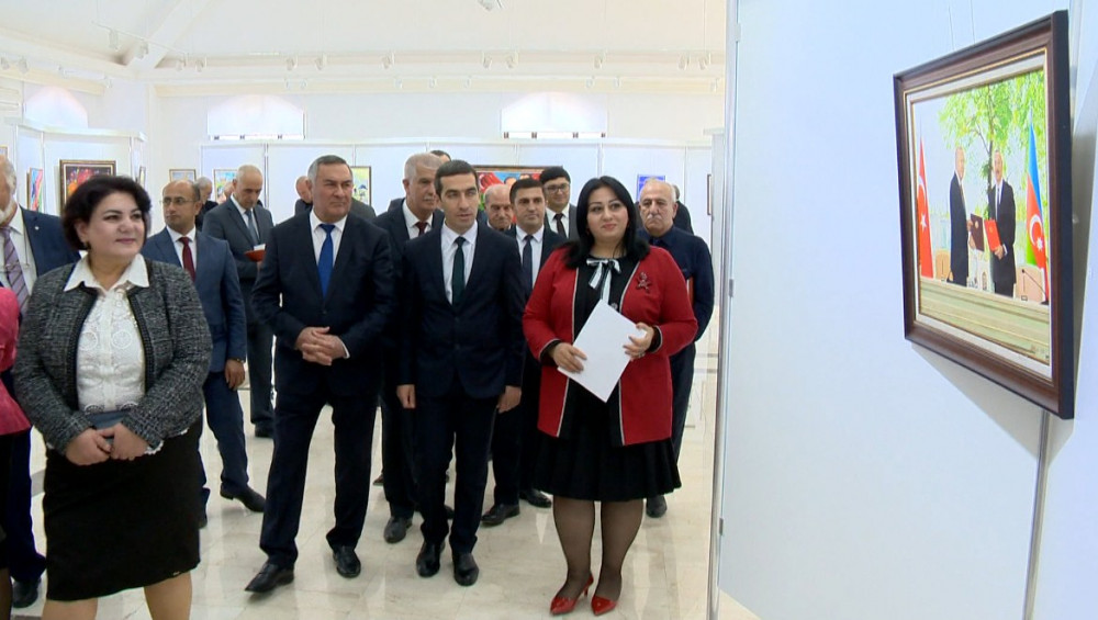"Naxçıvan rəssamlarının ensiklopediyası" təqdim olunub<font color=red> - FOTOLAR</font>
