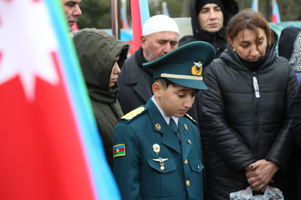 Hərbi helikopterin qəzaya uğraması nəticəsində həlak olan hərbi qulluqçuların xatirəsi anılıb<font color=red> - FOTOLAR</font>