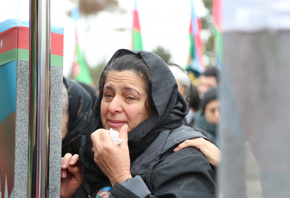 Hərbi helikopterin qəzaya uğraması nəticəsində həlak olan hərbi qulluqçuların xatirəsi anılıb<font color=red> - FOTOLAR</font>