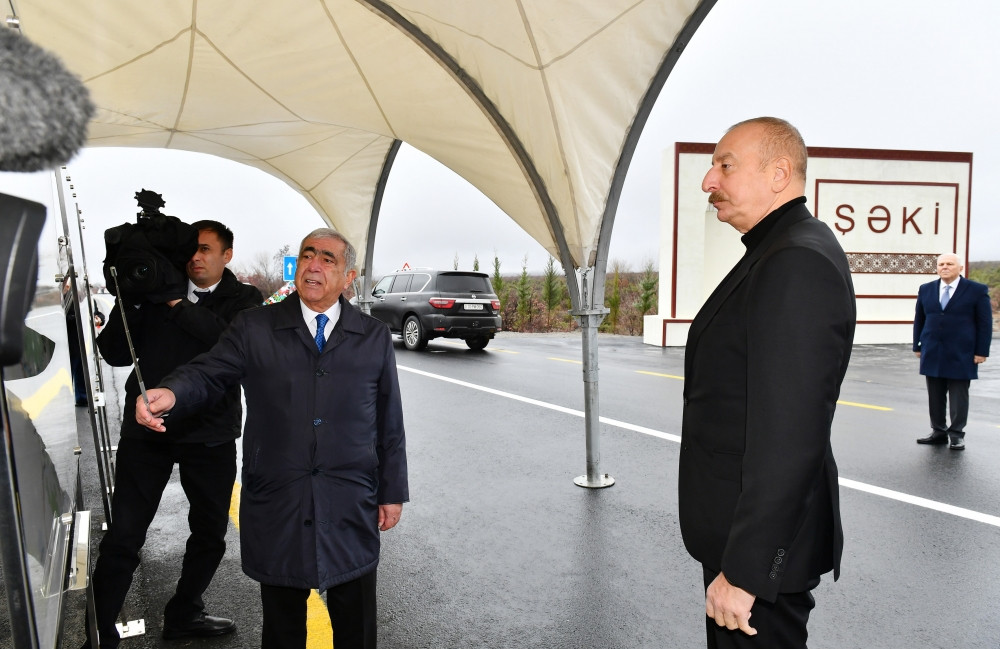 Prezident İlham Əliyev Oğuz-Şəki avtomobil yolunun yenidənqurmadan sonra açılışında iştirak edib<font color='red'> - YENİLƏNİB</font><font color=red> - FOTOLAR</font>