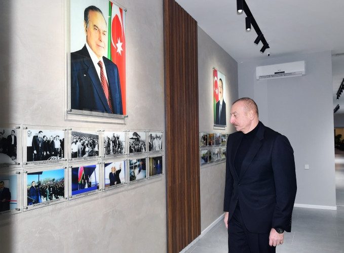 Prezidenti İlham Əliyev Şəki Şəhər İcra Hakimiyyətinin yeni inzibati binasında yaradılan şəraitlə tanış olub<font color='red'> - YENİLƏNİB</font><font color=red> - FOTOLAR</font>