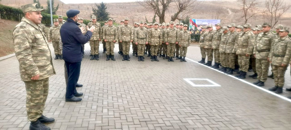Azad edilmiş ərazilərdə hərbi qulluqçularla görüşlər keçirilib<font color=red> - FOTOLAR</font>