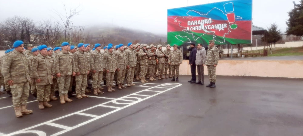 Azad edilmiş ərazilərdə hərbi qulluqçularla görüşlər keçirilib<font color=red> - FOTOLAR</font>