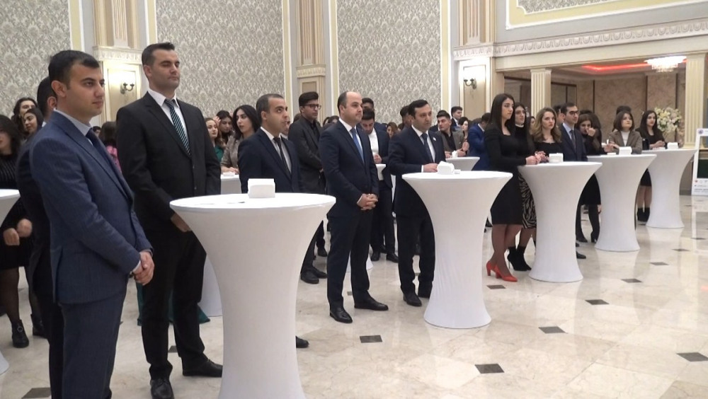 Naxçıvanda fəal könüllü gənclər mükafatlandırılıb<font color=red> - FOTOLAR</font>