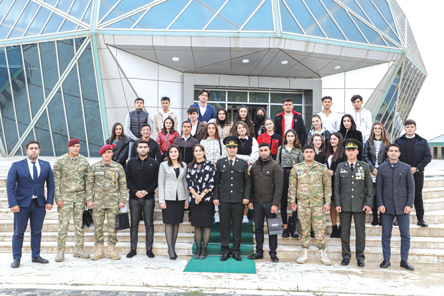 Xeyirxahlıq və təşəbbüskarlıq rəmzi olan könüllülər hərəkatı<font color=red> - FOTOLAR</font>