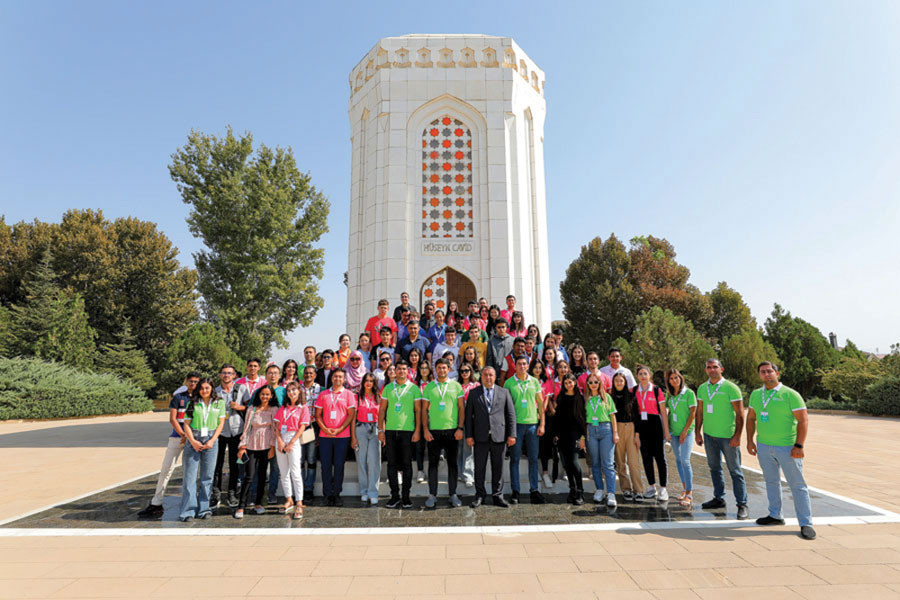 Xeyirxahlıq və təşəbbüskarlıq rəmzi olan könüllülər hərəkatı<font color=red> - FOTOLAR</font>