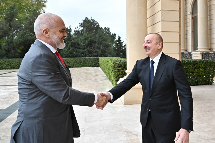 Azərbaycan Prezidenti İlham Əliyevin Albaniyanın Baş naziri Edi Rama ilə təkbətək görüşü olub<font color='red'> - YENİLƏNİB 2</font><font color=red> - FOTOLAR</font>