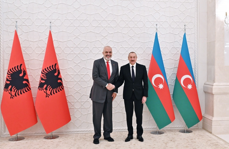 Azərbaycan Prezidenti İlham Əliyevin Albaniyanın Baş naziri Edi Rama ilə təkbətək görüşü olub<font color='red'> - YENİLƏNİB 2</font><font color=red> - FOTOLAR</font>