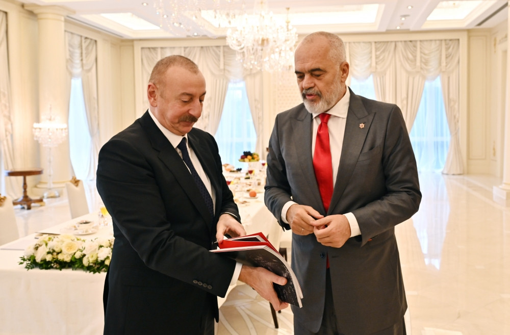 Azərbaycan Prezidenti İlham Əliyevin Albaniyanın Baş naziri Edi Rama ilə təkbətək görüşü olub<font color='red'> - YENİLƏNİB 2</font><font color=red> - FOTOLAR</font>