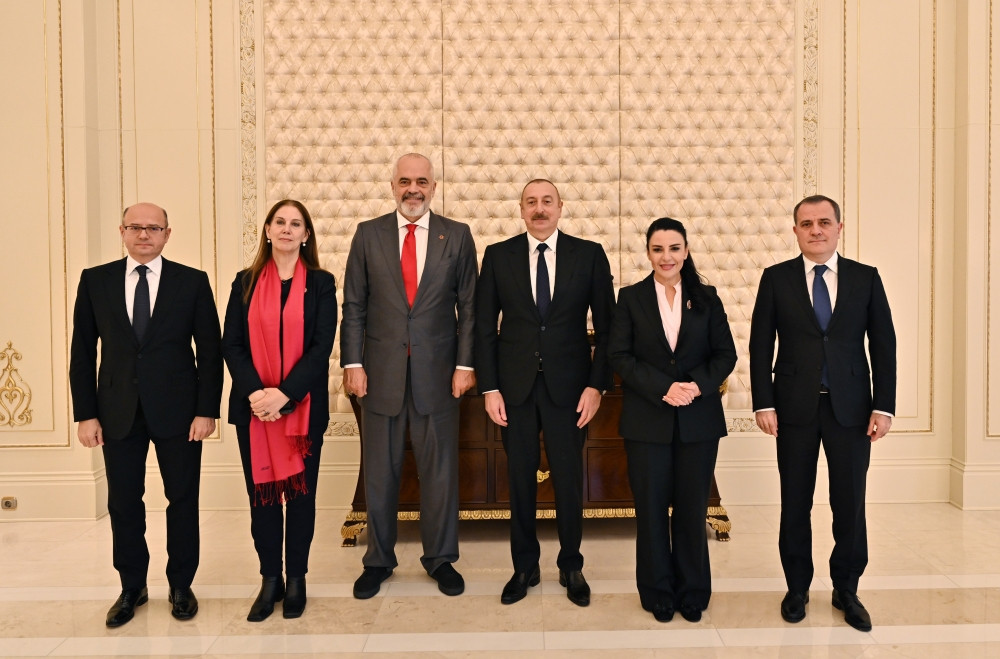 Azərbaycan Prezidenti İlham Əliyevin Albaniyanın Baş naziri Edi Rama ilə təkbətək görüşü olub<font color='red'> - YENİLƏNİB 2</font><font color=red> - FOTOLAR</font>