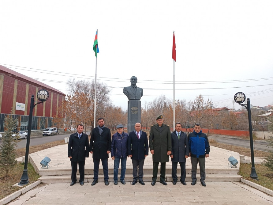 Ümummilli lider Heydər Əliyevin əziz xatirəsi Qarsda ehtiramla anılıb<font color=red> - FOTOLAR</font>