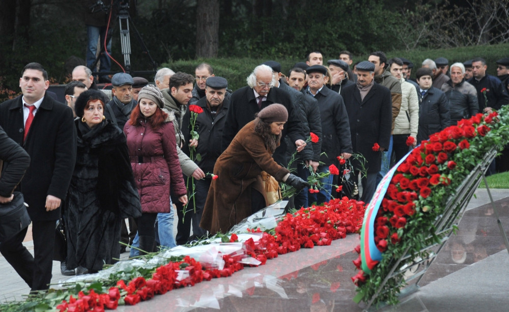 Bugünkü qüdrətli Azərbaycan Heydər Əliyev ideyalarının təntənəsidir<font color='red'> - FOTOKOMPOZİSİYA</font><font color=red> - FOTOLAR</font>