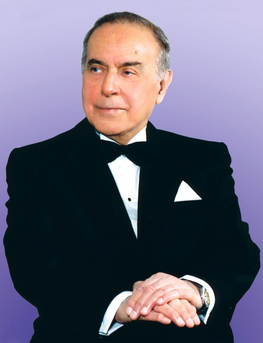 Bugünkü qüdrətli Azərbaycan Heydər Əliyev ideyalarının təntənəsidir<font color='red'> - FOTOKOMPOZİSİYA</font><font color=red> - FOTOLAR</font>
