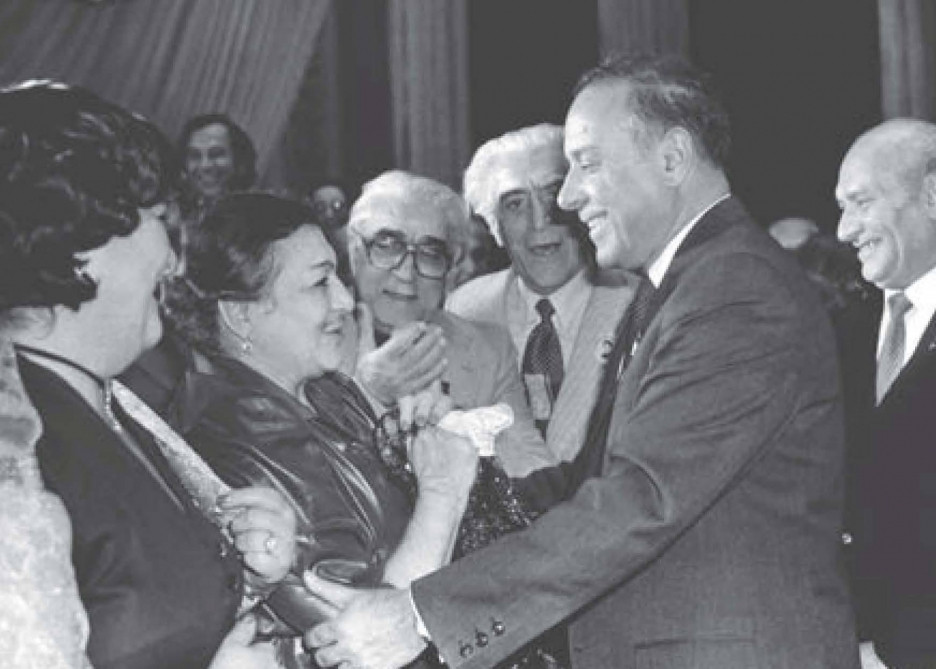 Bugünkü qüdrətli Azərbaycan Heydər Əliyev ideyalarının təntənəsidir<font color='red'> - FOTOKOMPOZİSİYA</font><font color=red> - FOTOLAR</font>
