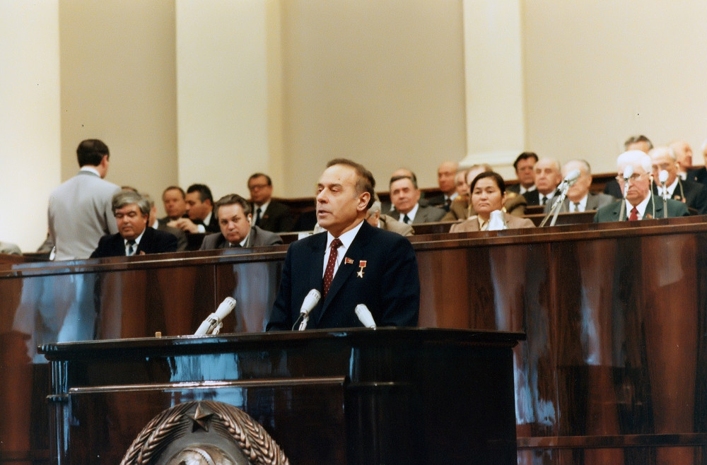 Bugünkü qüdrətli Azərbaycan Heydər Əliyev ideyalarının təntənəsidir<font color='red'> - FOTOKOMPOZİSİYA</font><font color=red> - FOTOLAR</font>
