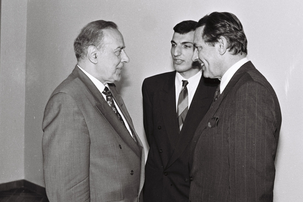 Bugünkü qüdrətli Azərbaycan Heydər Əliyev ideyalarının təntənəsidir<font color='red'> - FOTOKOMPOZİSİYA</font><font color=red> - FOTOLAR</font>