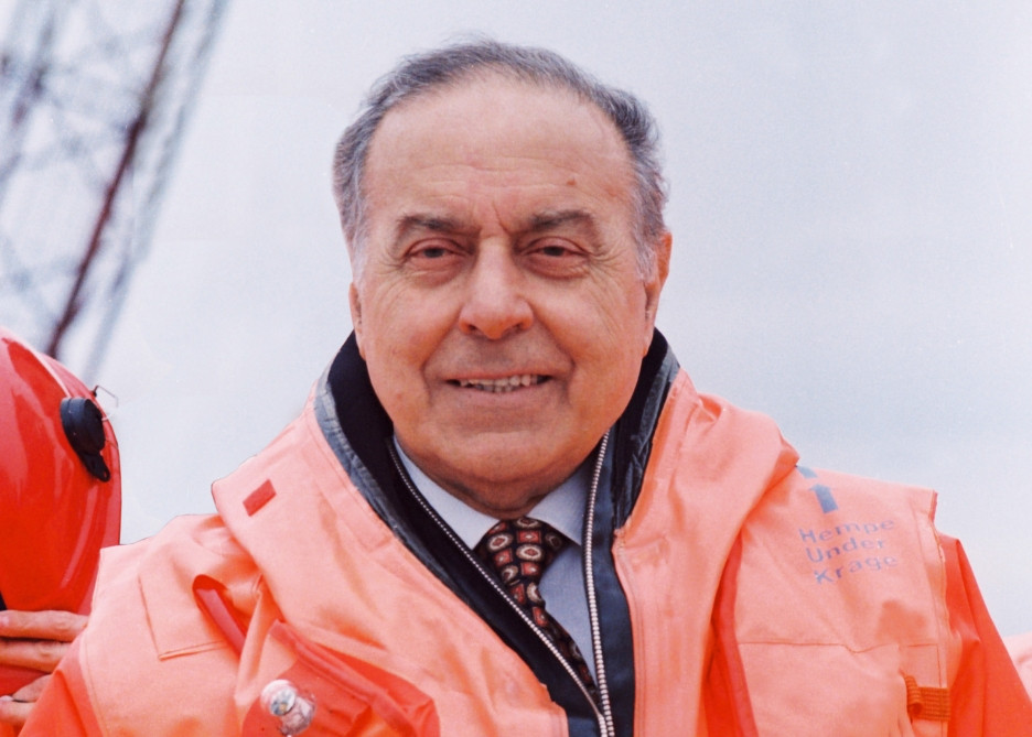 Bugünkü qüdrətli Azərbaycan Heydər Əliyev ideyalarının təntənəsidir<font color='red'> - FOTOKOMPOZİSİYA</font><font color=red> - FOTOLAR</font>