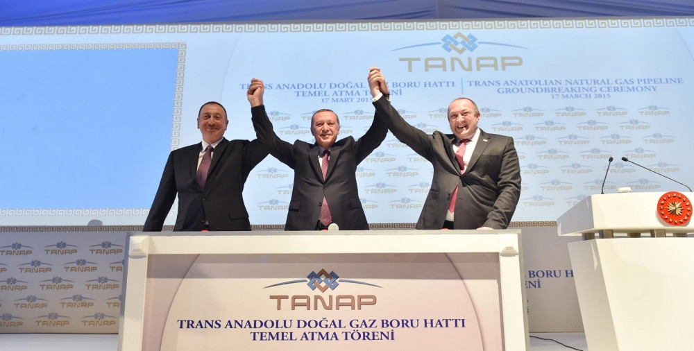 Bugünkü qüdrətli Azərbaycan Heydər Əliyev ideyalarının təntənəsidir<font color='red'> - FOTOKOMPOZİSİYA</font><font color=red> - FOTOLAR</font>