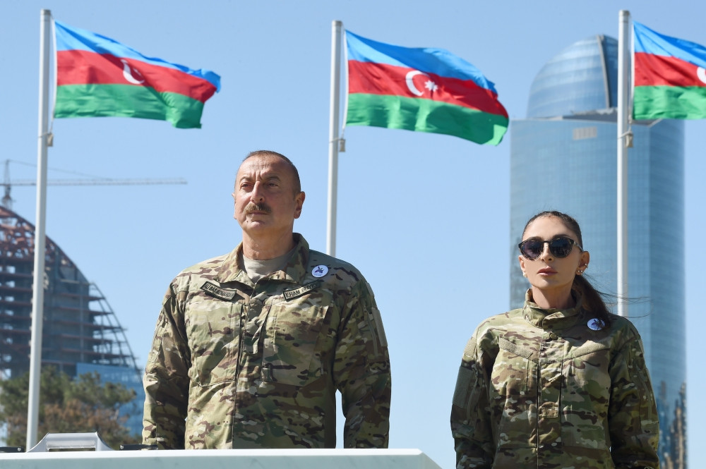 Bugünkü qüdrətli Azərbaycan Heydər Əliyev ideyalarının təntənəsidir<font color='red'> - FOTOKOMPOZİSİYA</font><font color=red> - FOTOLAR</font>