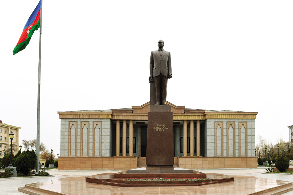 Naxçıvanda ümummilli liderimiz Heydər Əliyevin xatirəsi yad edilib<font color=red> - FOTOLAR</font>