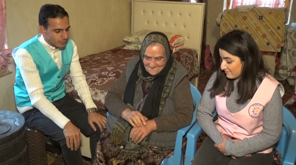 Sosial könüllülər Kəngərli rayonunda tənha ahıllara baş çəkiblər<font color=red> - FOTOLAR</font>