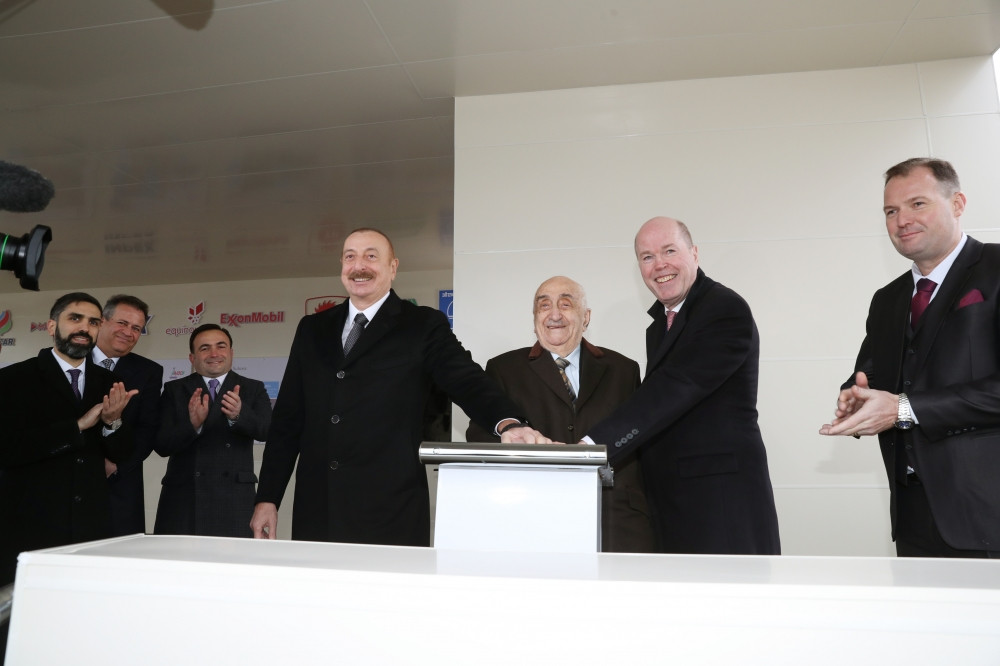 Prezident İlham Əliyev “Azəri-Mərkəzi-Şərqi” platformasının dayaq blokunun dənizə yola salınması mərasimində iştirak edib<font color='red'> - YENİLƏNİB</font><font color=red> - FOTOLAR</font>