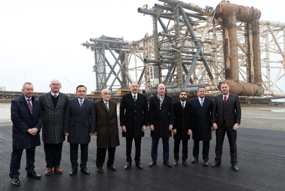 Prezident İlham Əliyev “Azəri-Mərkəzi-Şərqi” platformasının dayaq blokunun dənizə yola salınması mərasimində iştirak edib<font color='red'> - YENİLƏNİB</font><font color=red> - FOTOLAR</font>