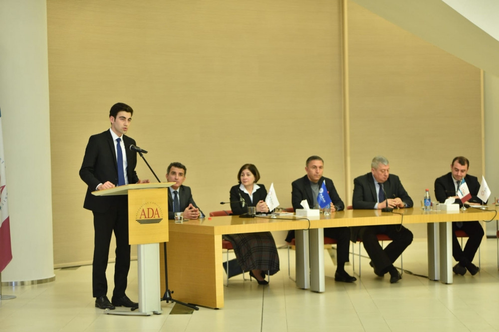  “Heydər Əliyev və xarici siyasətin Azərbaycan modeli” mövzusunda müzakirələr aparılıb<font color=red> - FOTOLAR</font>