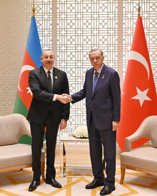 Azərbaycan Prezidenti İlham Əliyev Türkiyə Prezidenti Rəcəb Tayyib Ərdoğanla görüşüb<font color='red'> - YENİLƏNİB</font><font color=red> - FOTOLAR</font>