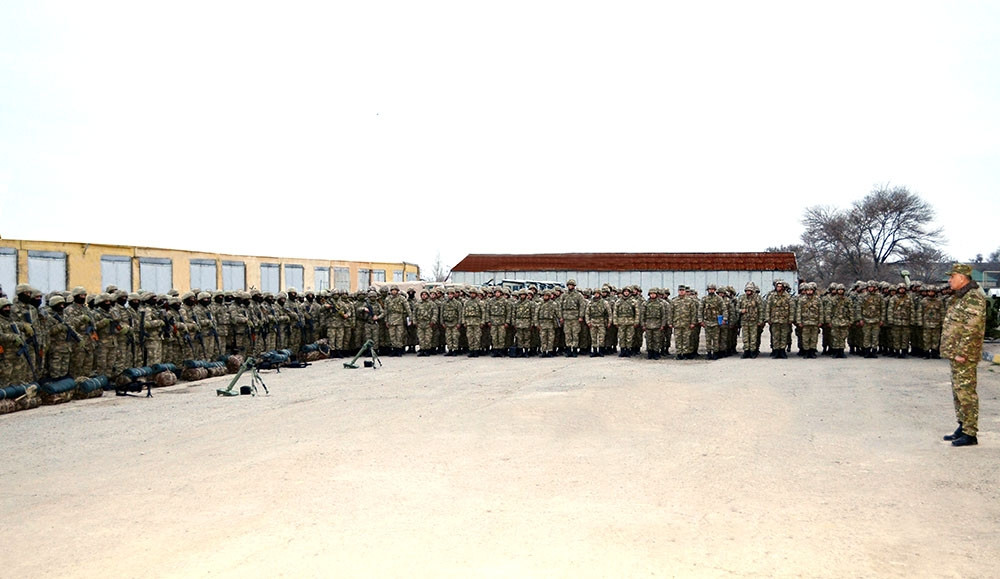 Baş Qərargah rəisi bir sıra hərbi hissələrin döyüş hazırlığını yoxlayıb<font color=red> - FOTOLAR</font>