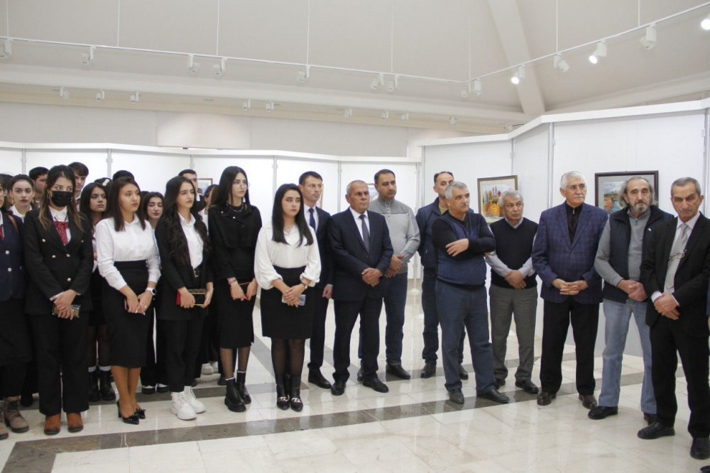 Musiqi kollecinin tələbələri rəsm əsərlərini sərgiləyirlər<font color=red> - FOTOLAR</font>