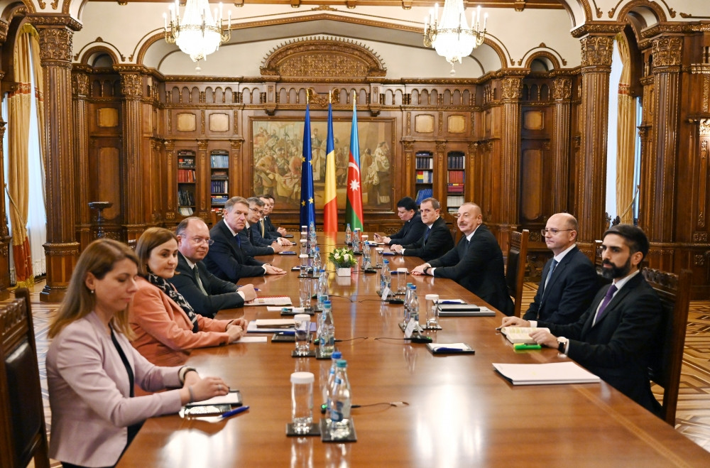 Azərbaycan Prezidenti İlham Əliyevin Rumıniya Prezidenti Klaus Yohannis ilə görüşü olub<font color='red'> - YENİLƏNƏCƏK</font><font color=red> - FOTOLAR</font>