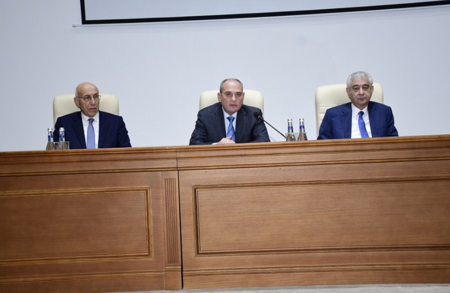 Yeni Azərbaycan Partiyasının İdarə Heyətinin iclası keçirilib<font color=red> - FOTOLAR</font>