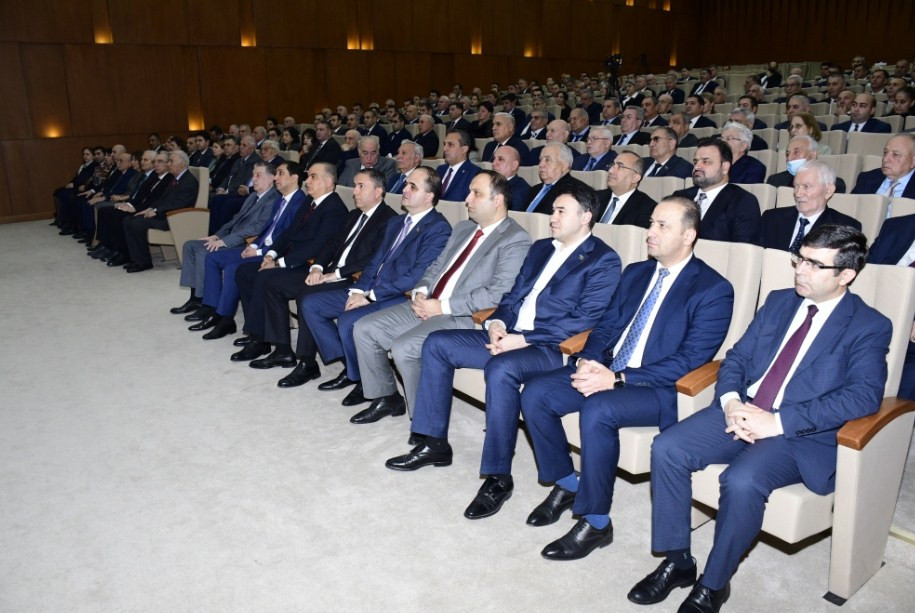 Yeni Azərbaycan Partiyasının İdarə Heyətinin iclası keçirilib<font color=red> - FOTOLAR</font>