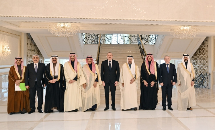 Prezident İlham Əliyev Səudiyyə Ərəbistanı Krallığının investisiya nazirinin başçılıq etdiyi nümayəndə heyətini qəbul edib<font color='red'> - YENİLƏNİB</font><font color=red> - FOTOLAR</font>