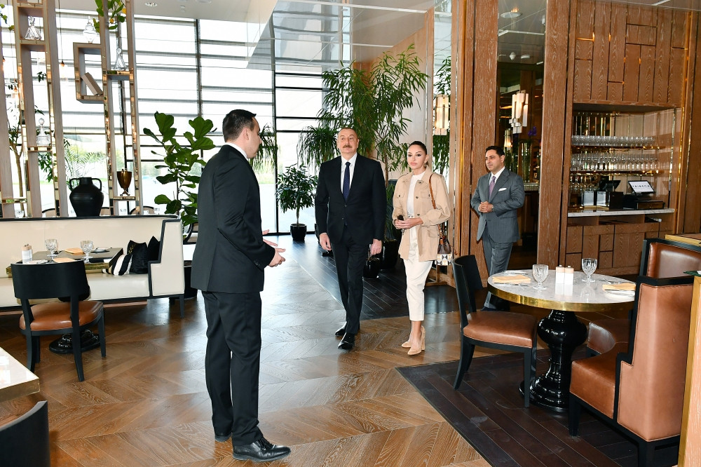 Prezident İlham Əliyev və birinci xanım Mehriban Əliyeva “The Ritz-Carlton Baku” otelinin açılışında iştirak ediblər<font color='red'> - YENİLƏNİB</font><font color=red> - FOTOLAR</font>