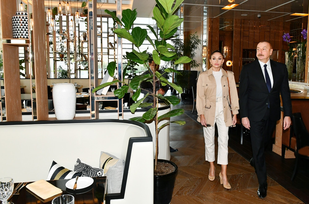 Prezident İlham Əliyev və birinci xanım Mehriban Əliyeva “The Ritz-Carlton Baku” otelinin açılışında iştirak ediblər<font color='red'> - YENİLƏNİB</font><font color=red> - FOTOLAR</font>