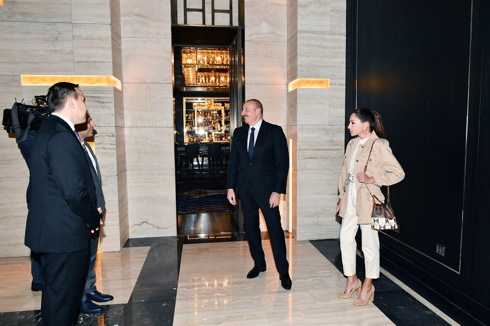 Prezident İlham Əliyev və birinci xanım Mehriban Əliyeva “The Ritz-Carlton Baku” otelinin açılışında iştirak ediblər<font color='red'> - YENİLƏNİB</font><font color=red> - FOTOLAR</font>