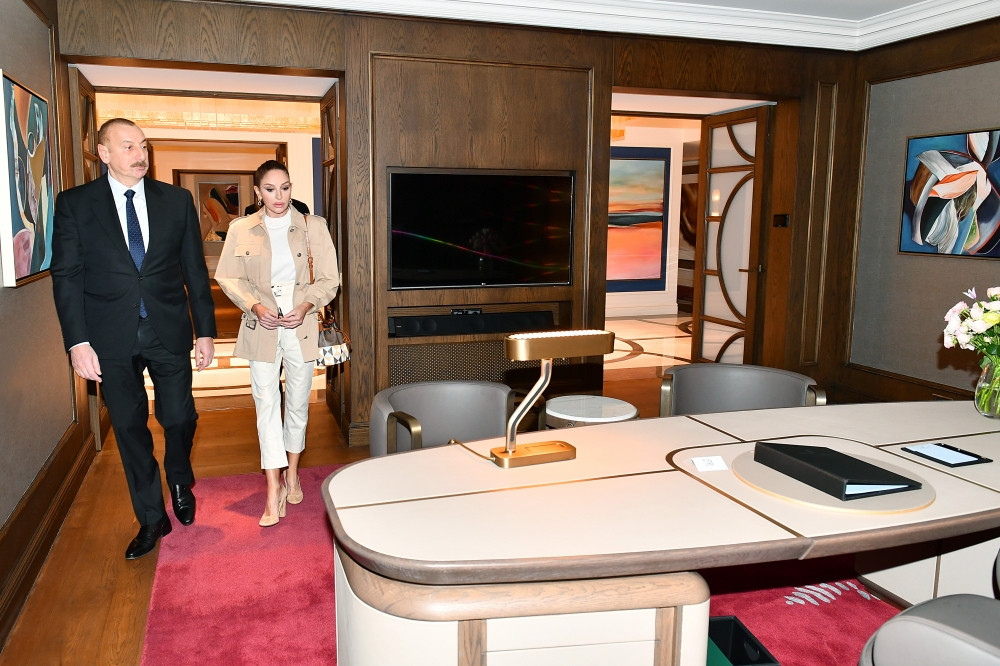 Prezident İlham Əliyev və birinci xanım Mehriban Əliyeva “The Ritz-Carlton Baku” otelinin açılışında iştirak ediblər<font color='red'> - YENİLƏNİB</font><font color=red> - FOTOLAR</font>