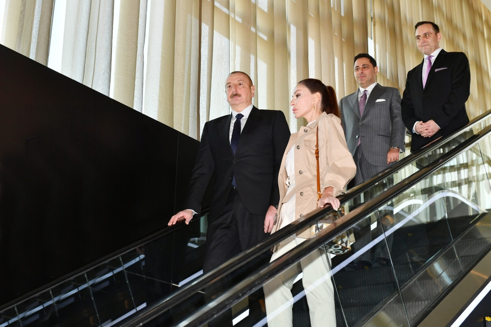 Prezident İlham Əliyev və birinci xanım Mehriban Əliyeva “The Ritz-Carlton Baku” otelinin açılışında iştirak ediblər<font color='red'> - YENİLƏNİB</font><font color=red> - FOTOLAR</font>
