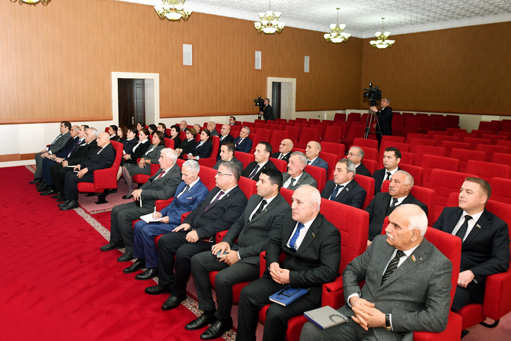 Altıncı çağırış Naxçıvan Muxtar Respublikası  Ali Məclisinin səkkizinci sessiyası keçirilib<font color=red> - FOTOLAR</font>