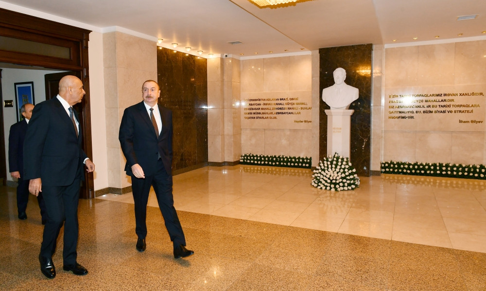 Prezident İlham Əliyev Qərbi Azərbaycan İcmasının inzibati binasında yaradılan şəraitlə tanış olub<font color='red'> - YENİLƏNİB 3</font><font color=red> - FOTOLAR</font>