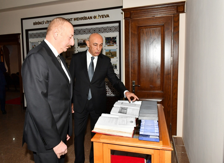 Prezident İlham Əliyev Qərbi Azərbaycan İcmasının inzibati binasında yaradılan şəraitlə tanış olub<font color='red'> - YENİLƏNİB 3</font><font color=red> - FOTOLAR</font>