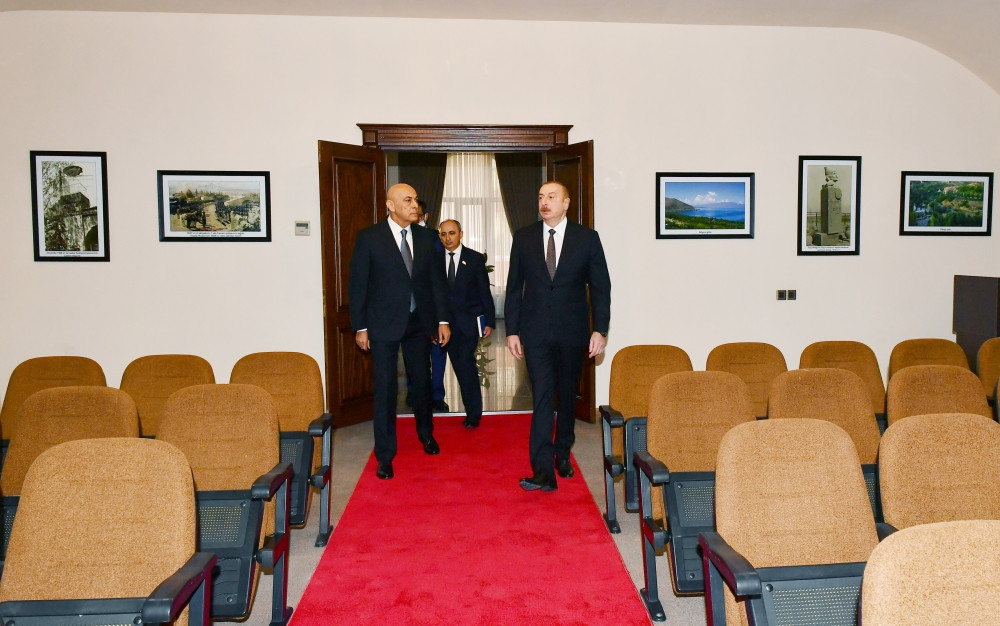 Prezident İlham Əliyev Qərbi Azərbaycan İcmasının inzibati binasında yaradılan şəraitlə tanış olub<font color='red'> - YENİLƏNİB 3</font><font color=red> - FOTOLAR</font>
