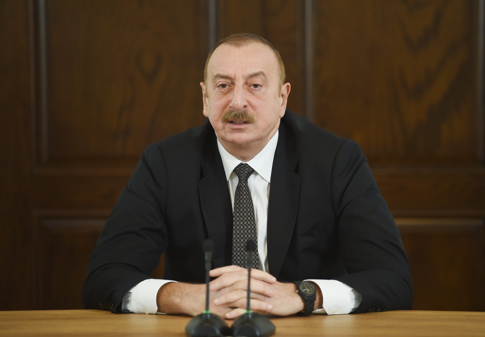 Prezident İlham Əliyev Qərbi Azərbaycan İcmasının inzibati binasında yaradılan şəraitlə tanış olub<font color='red'> - YENİLƏNİB 3</font><font color=red> - FOTOLAR</font>
